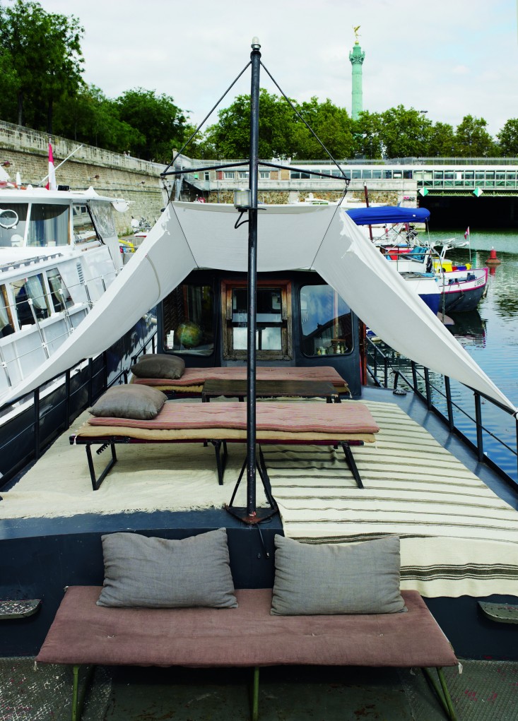 Exterior-Deck-Of-Houseboat-On-Seine